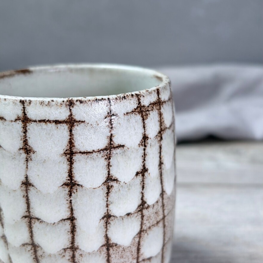 B&W Melting Snow ⋆ 35€<a href="/keramik/bestellen?product=B%26W%20Melting%20Snow" class="button">Bestellen</a> B&W Melting Snow ⋆ 35€